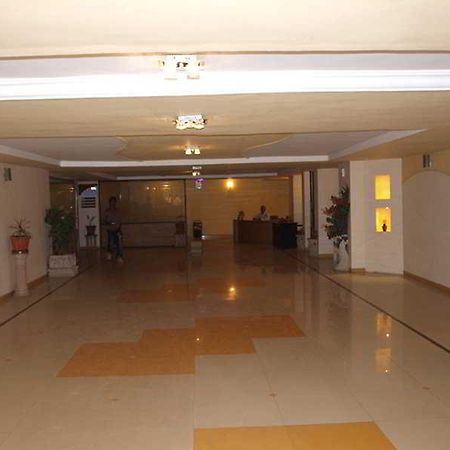 Hotel Maan Residency アーメダバード エクステリア 写真